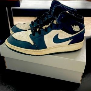 Jordan 1 Mid Armory Navy